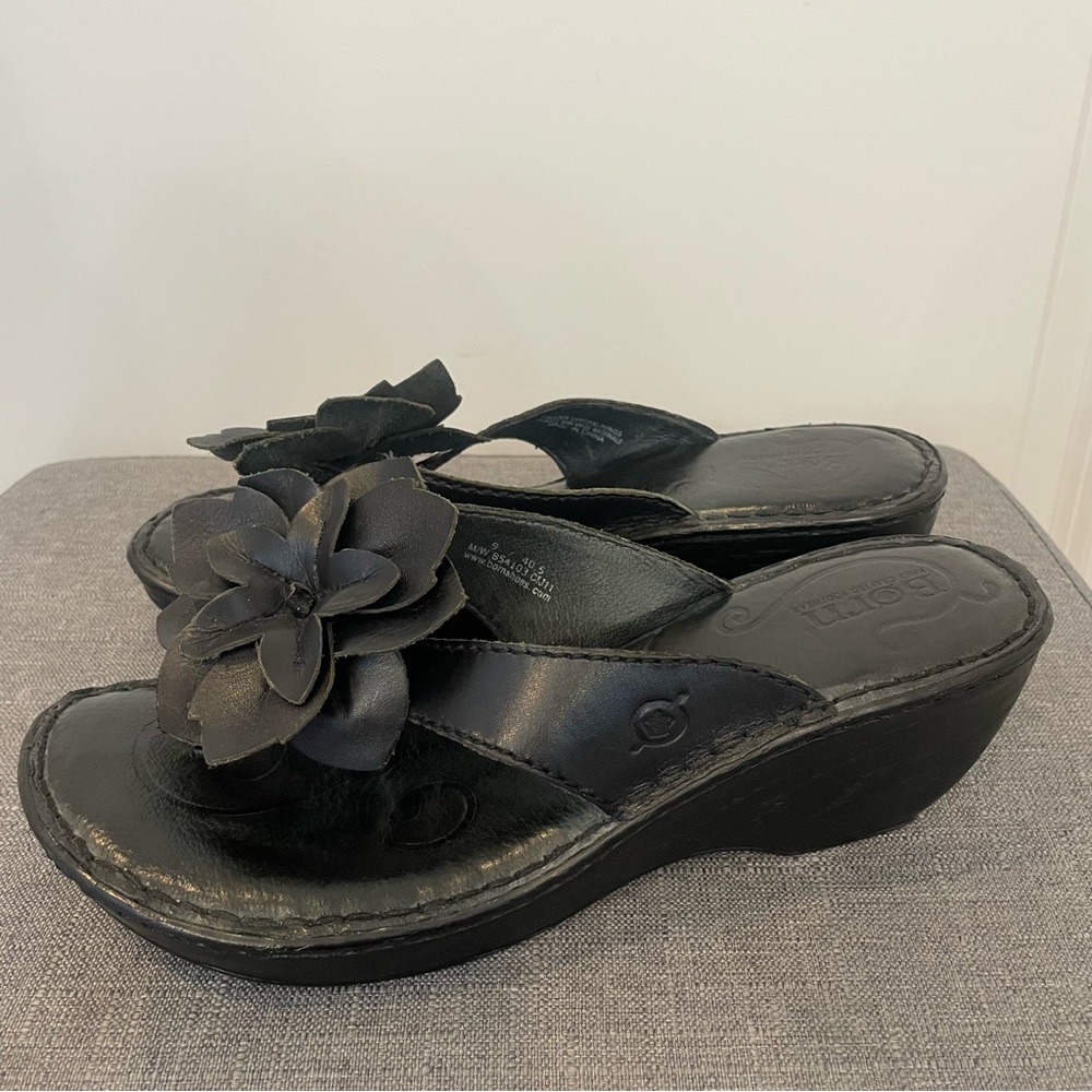 Born Black Sandals with Floral Design - Picture 6 of 11